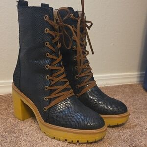 Oasis Society Black Textured Lace-Up Heeled Boots with Tan Accents